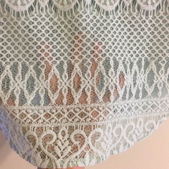 NWT mint in color sleeveless blouse. - Picture 2 of 3